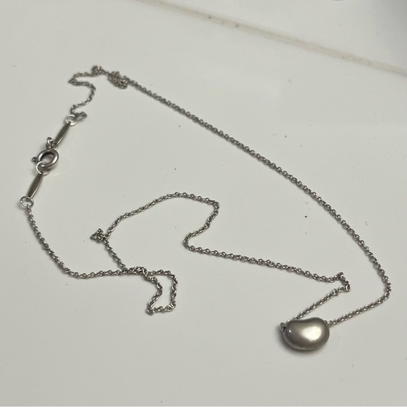 Tiffany & Co. x Elsa Peretti Bean pendant in sterling silver 9mm - Picture 3 of 9